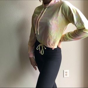 Women’s Tie-dye Crop Hoodie